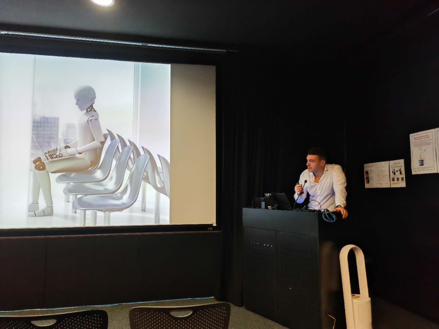 Anthropomorphism and Biases in Human–AI Interaction